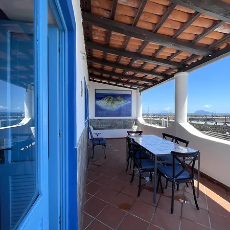 Casa Segreto, Sul Porto Di Santa Marina Salina