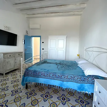 Casa Segreto, Sul Porto Di Nyaraló Santa Marina Salina